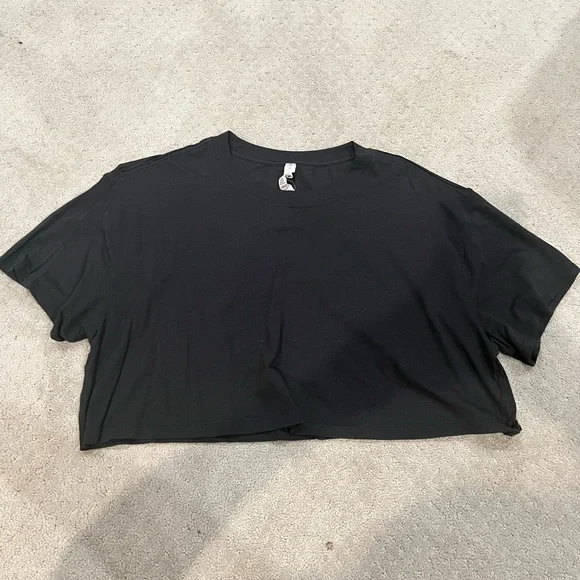 lululemon athletica Black Women's Crop Top - Picture 1 of 3